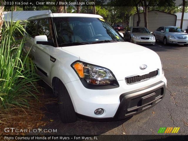 2010 Kia Soul + in Clear White