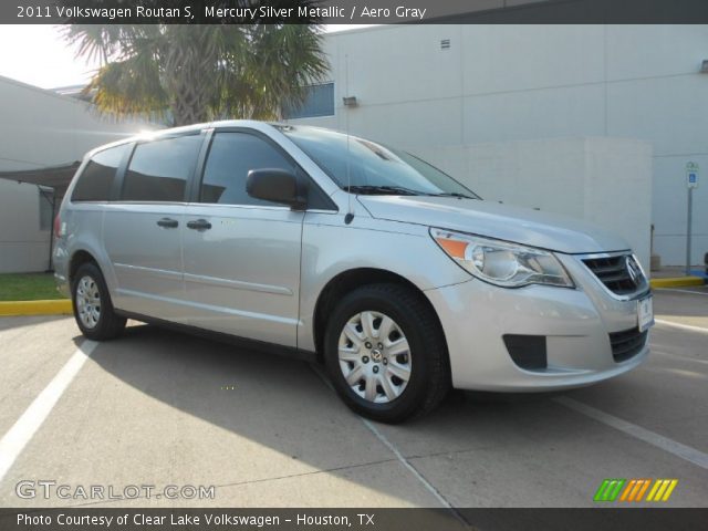 2011 Volkswagen Routan S in Mercury Silver Metallic