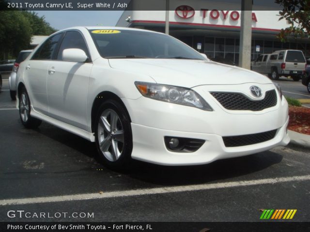 2011 Toyota Camry LE in Super White