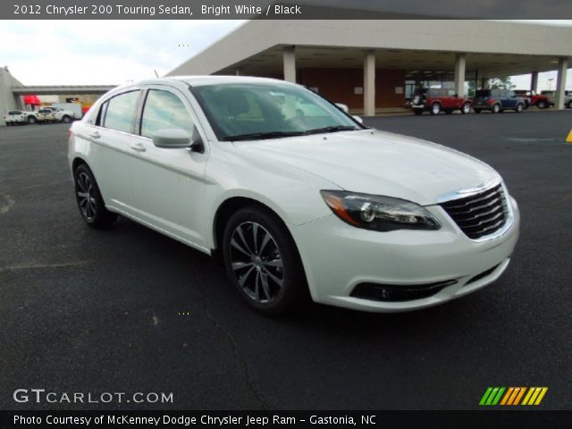 2012 Chrysler 200 Touring Sedan in Bright White