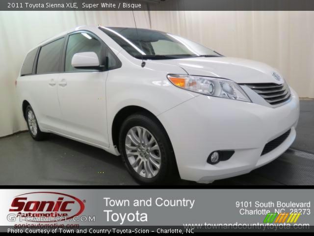 2011 Toyota Sienna XLE in Super White