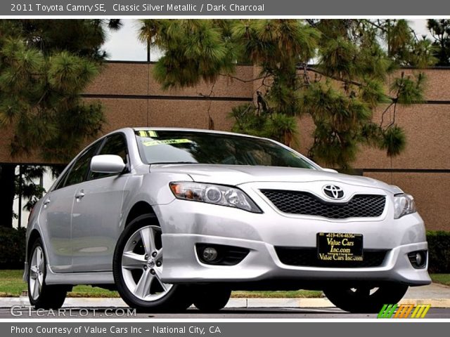 2011 Toyota Camry SE in Classic Silver Metallic