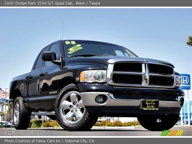 2005 Dodge Ram 1500 SLT Quad Cab in Black