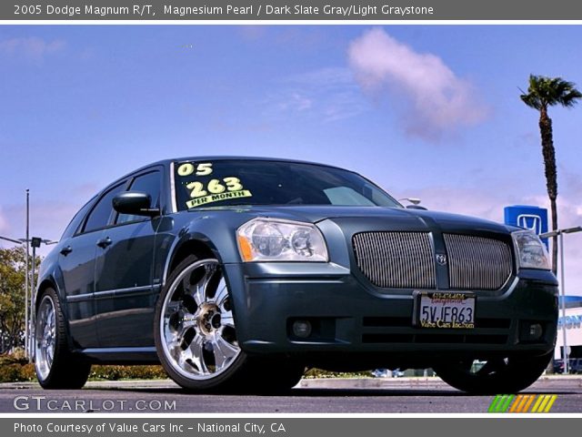 2005 Dodge Magnum R/T in Magnesium Pearl