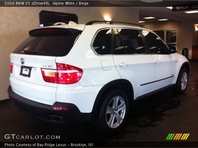 2009 BMW X5 xDrive48i in Alpine White