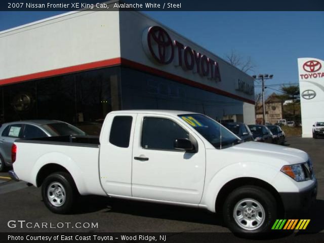 2007 Nissan Frontier XE King Cab in Avalanche White