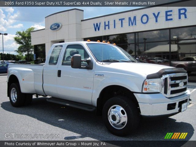 2005 Ford F350 Super Duty XLT SuperCab 4x4 Dually in Silver Metallic