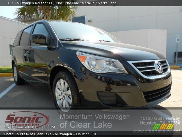 2012 Volkswagen Routan SEL in Nocturne Black Metallic