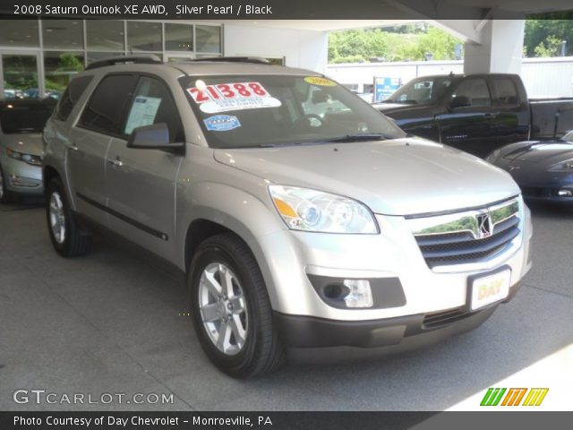 2008 Saturn Outlook XE AWD in Silver Pearl