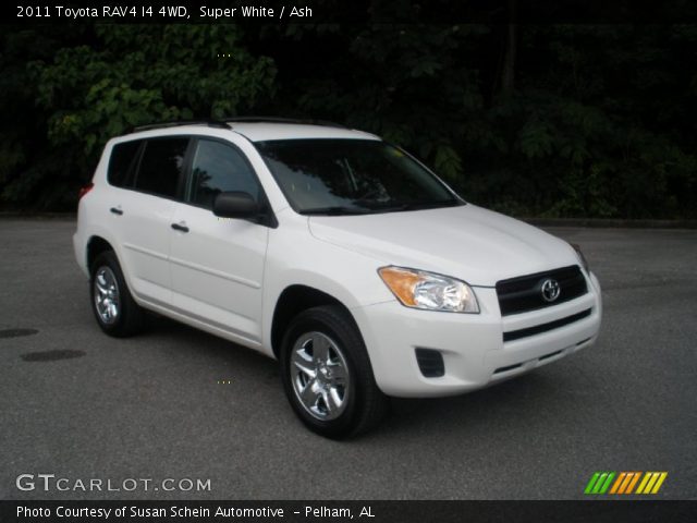 2011 Toyota RAV4 I4 4WD in Super White