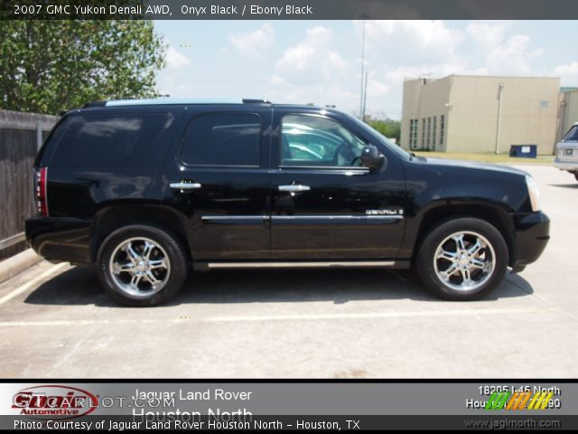 2007 GMC Yukon Denali AWD in Onyx Black