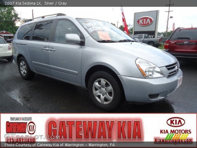 2007 Kia Sedona LX in Silver