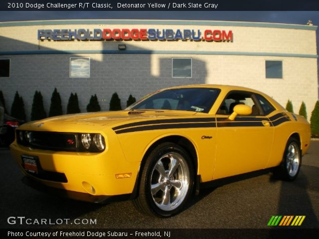 2010 Dodge Challenger R/T Classic in Detonator Yellow