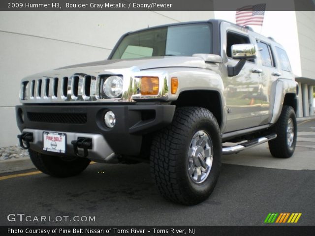 2009 Hummer H3  in Boulder Gray Metallic