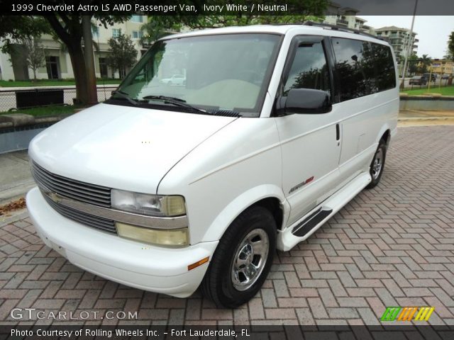 1999 Chevrolet Astro LS AWD Passenger Van in Ivory White