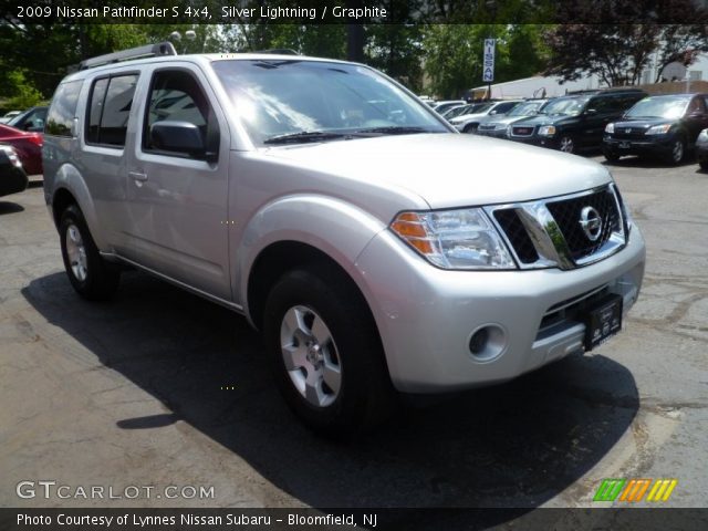 2009 Nissan Pathfinder S 4x4 in Silver Lightning