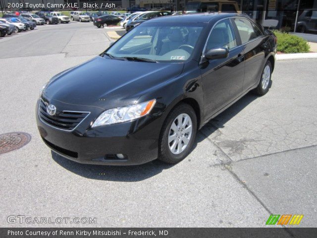 2009 Toyota Camry XLE in Black