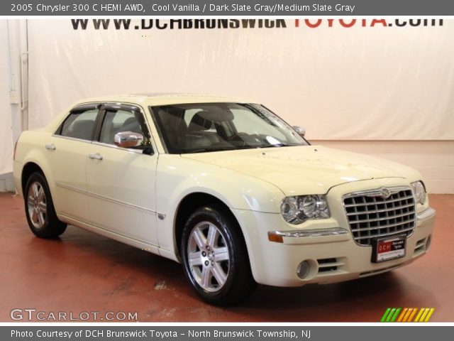 2005 Chrysler 300 C HEMI AWD in Cool Vanilla