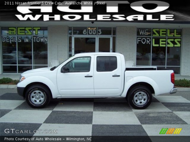 2011 Nissan Frontier S Crew Cab in Avalanche White