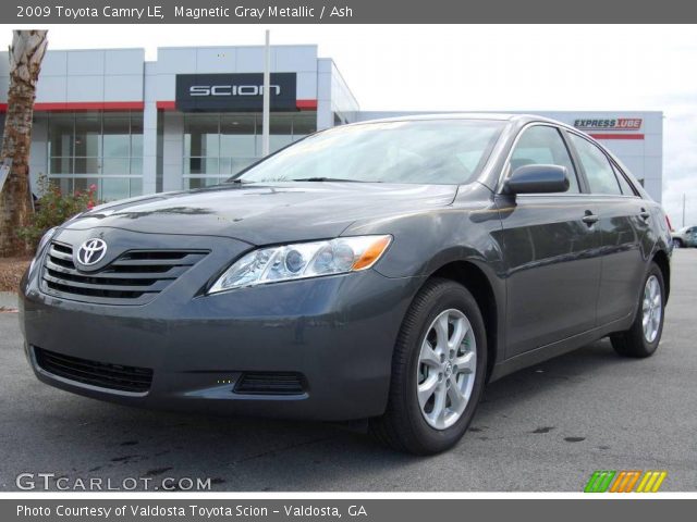 2009 Toyota Camry LE in Magnetic Gray Metallic