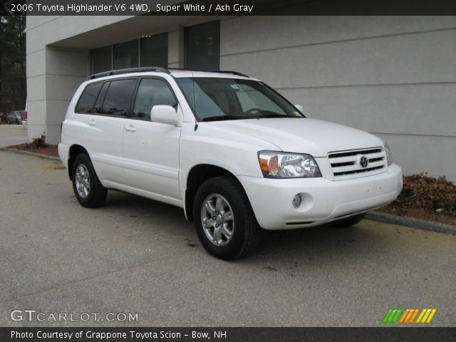 2006 Toyota Highlander V6 4WD in Super White