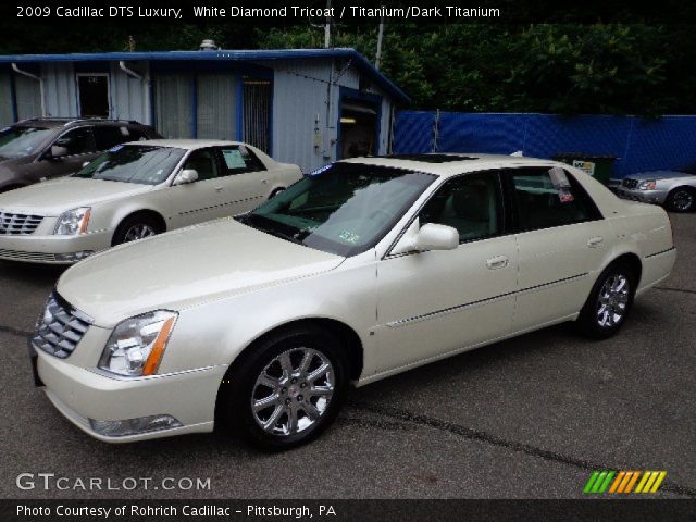 2009 Cadillac DTS Luxury in White Diamond Tricoat