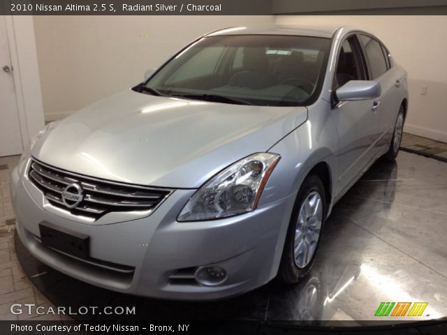 2010 Nissan Altima 2.5 S in Radiant Silver