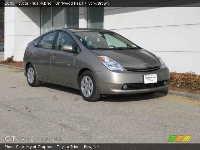 2005 Toyota Prius Hybrid in Driftwood Pearl