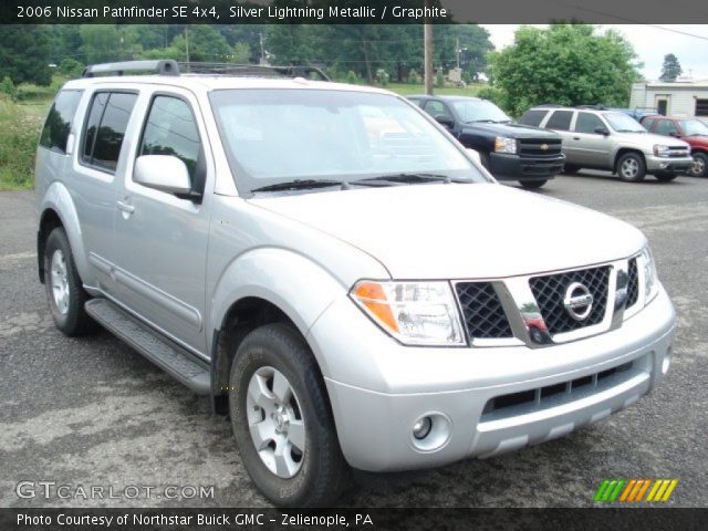 2006 Nissan Pathfinder SE 4x4 in Silver Lightning Metallic