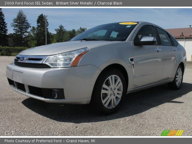 2009 Ford Focus SEL Sedan in Brilliant Silver Metallic