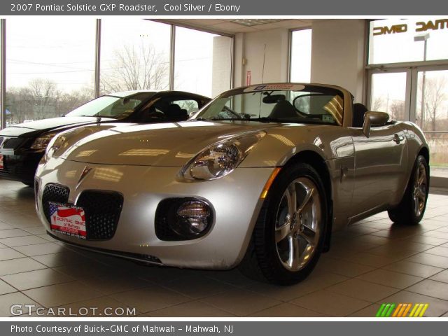 2007 Pontiac Solstice GXP Roadster in Cool Silver