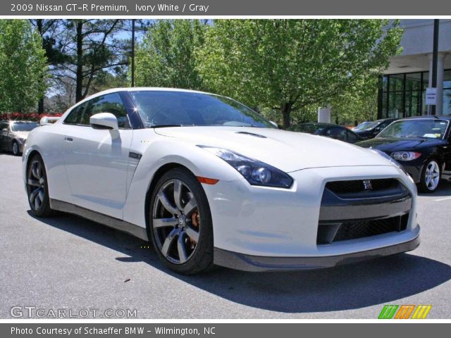 Ivory White 2009 Nissan GT-R Premium with Gray interior 2009 Nissan GT-R 