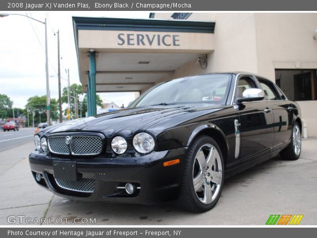 2008 Jaguar XJ Vanden Plas in Ebony Black