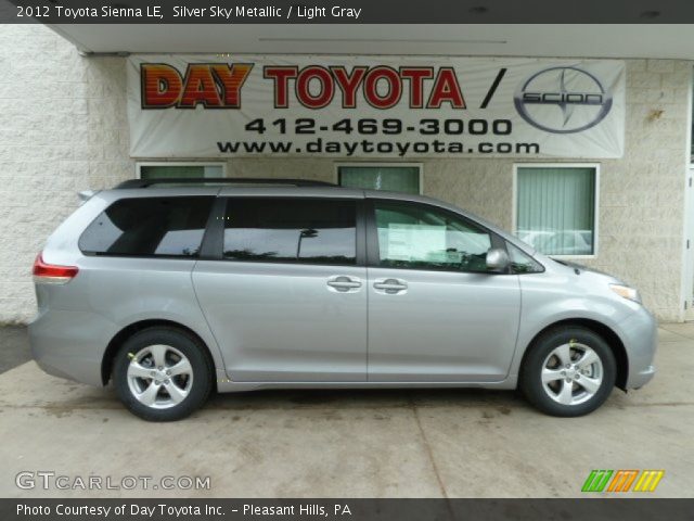 2012 Toyota Sienna LE in Silver Sky Metallic