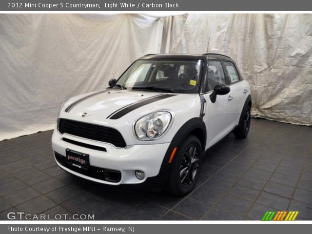 2012 Mini Cooper S Countryman in Light White