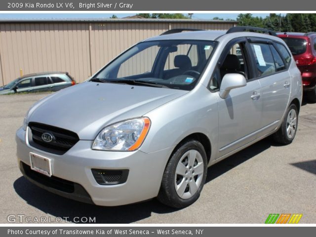 2009 Kia Rondo LX V6 in Bright Silver