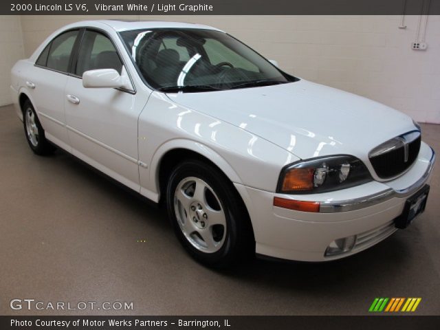 2000 Lincoln LS V6 in Vibrant White