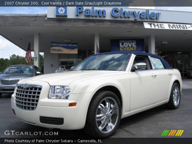 2007 Chrysler 300  in Cool Vanilla