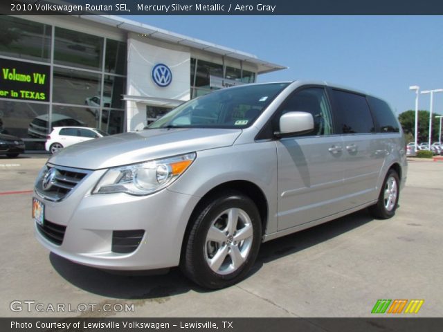 2010 Volkswagen Routan SEL in Mercury Silver Metallic