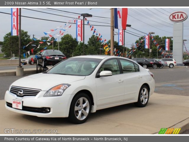 2009 Nissan Altima 3.5 SE in Winter Frost Pearl