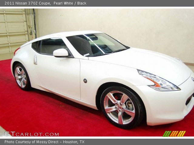 2011 Nissan 370Z Coupe in Pearl White