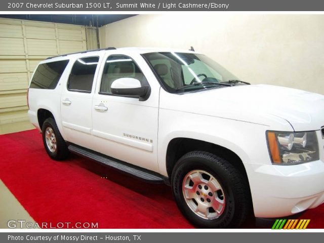 2007 Chevrolet Suburban 1500 LT in Summit White