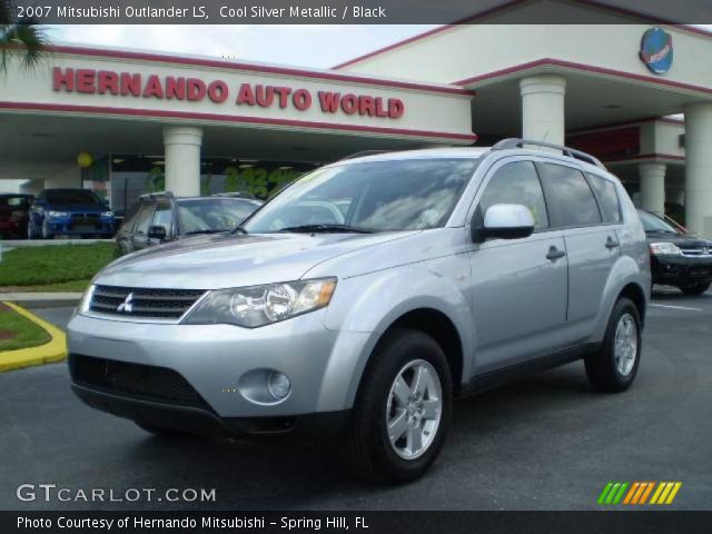 2007 Mitsubishi Outlander LS in Cool Silver Metallic