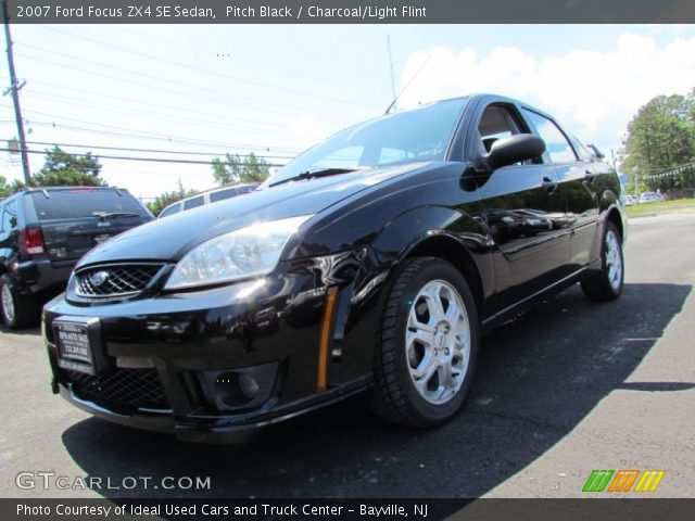 2007 Ford Focus ZX4 SE Sedan in Pitch Black