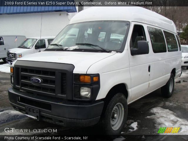 2009 Ford E Series Van E250 Super Duty XL Commercial in Oxford White