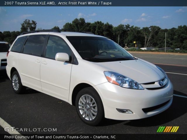2007 Toyota Sienna XLE AWD in Arctic Frost Pearl White