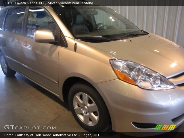 2010 Toyota Sienna XLE in Silver Shadow Pearl