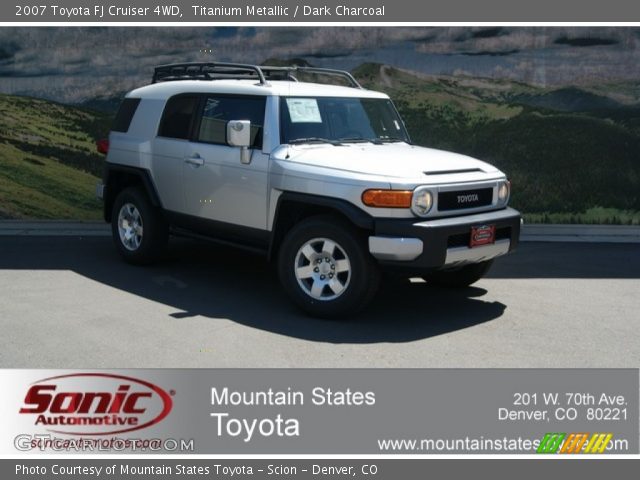 2007 Toyota FJ Cruiser 4WD in Titanium Metallic