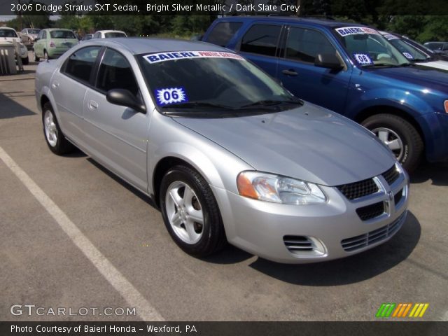2006 Dodge Stratus SXT Sedan in Bright Silver Metallic