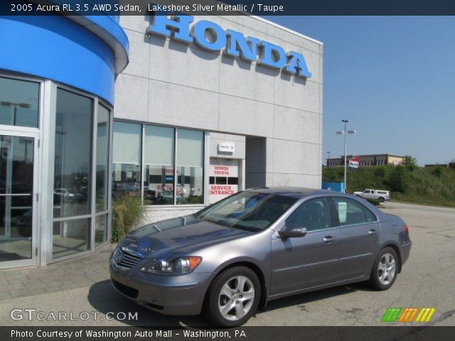 2005 Acura RL 3.5 AWD Sedan in Lakeshore Silver Metallic